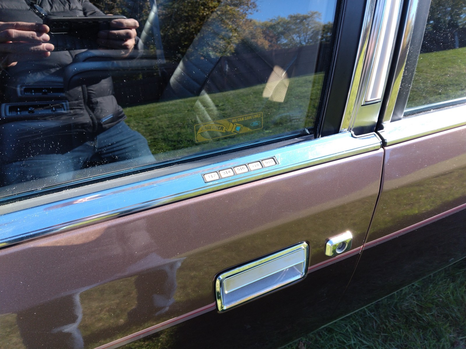 Lincoln-Continental-1987-Sedan-6