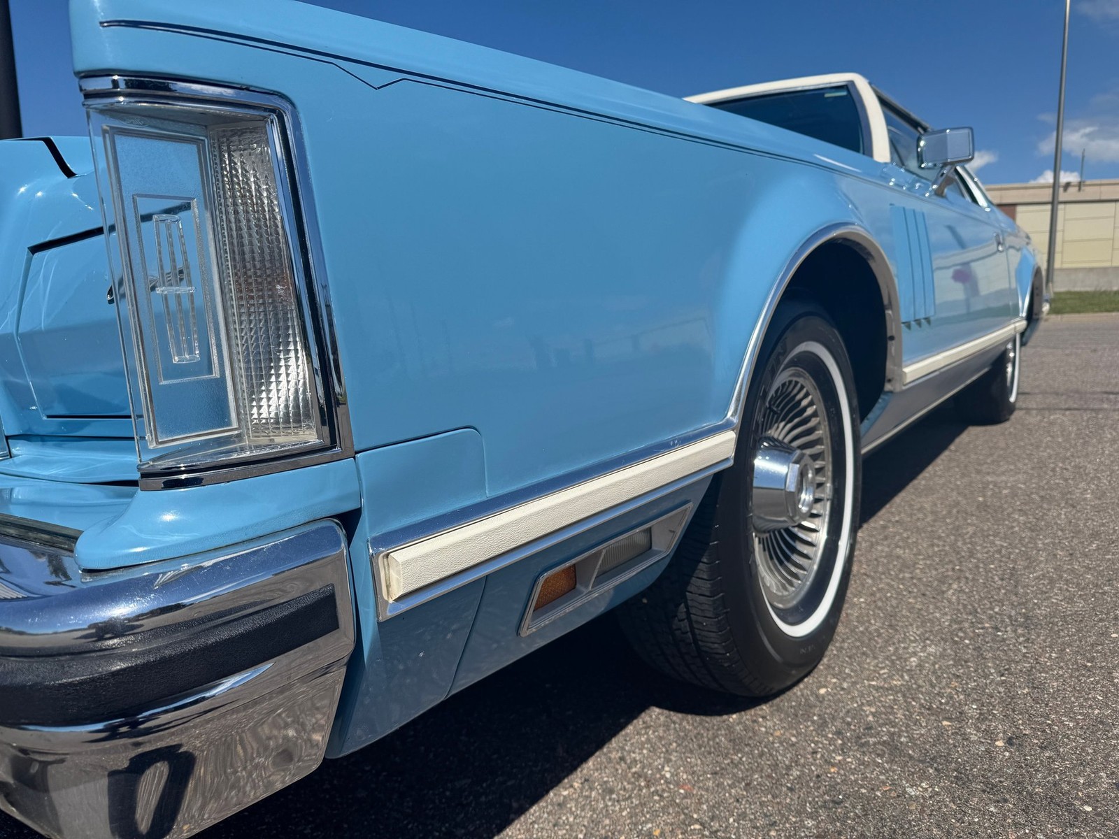 Lincoln-Continental-Mark-V-1979-Coupe-19