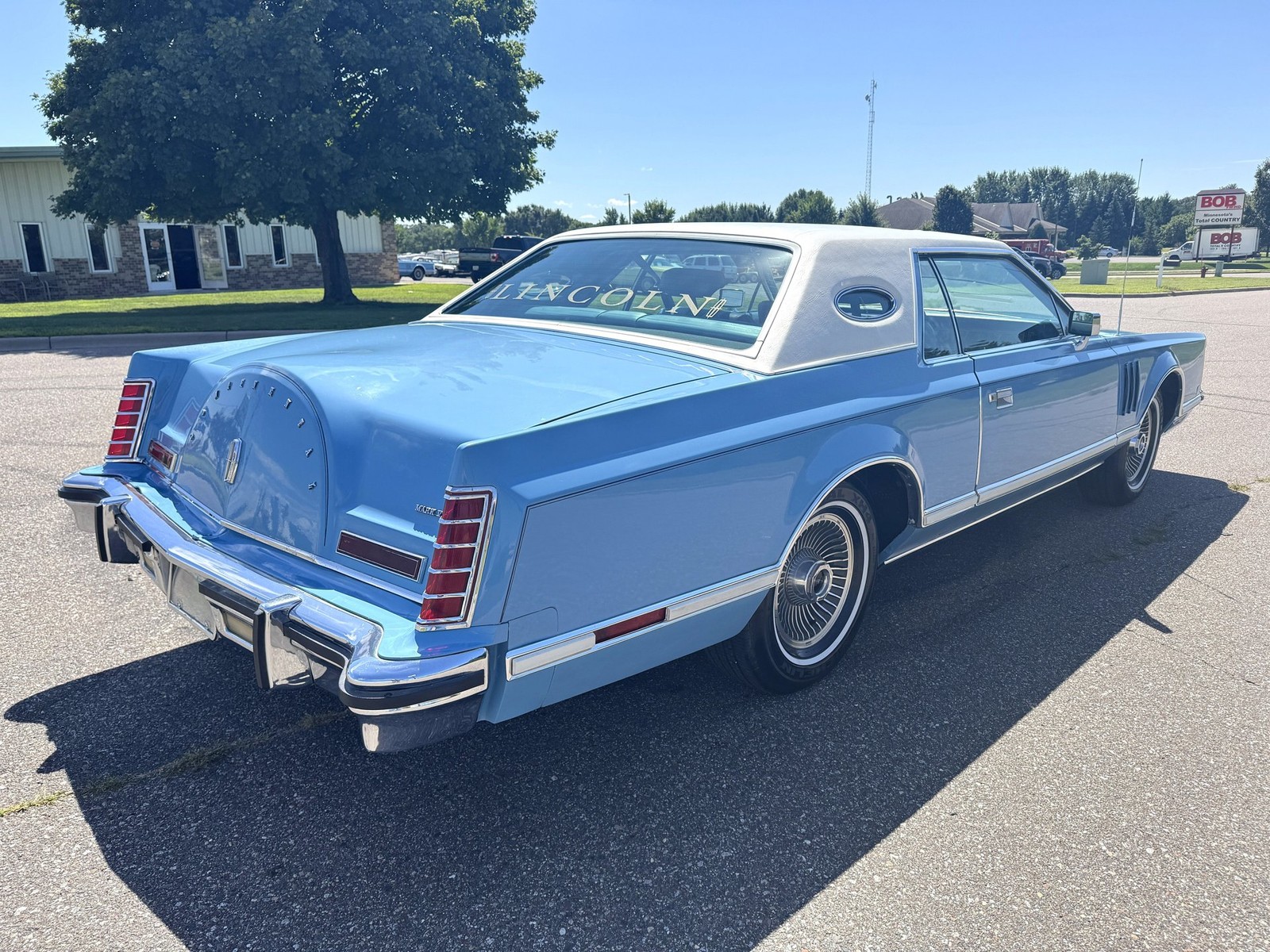 Lincoln-Continental-Mark-V-1979-Coupe-2