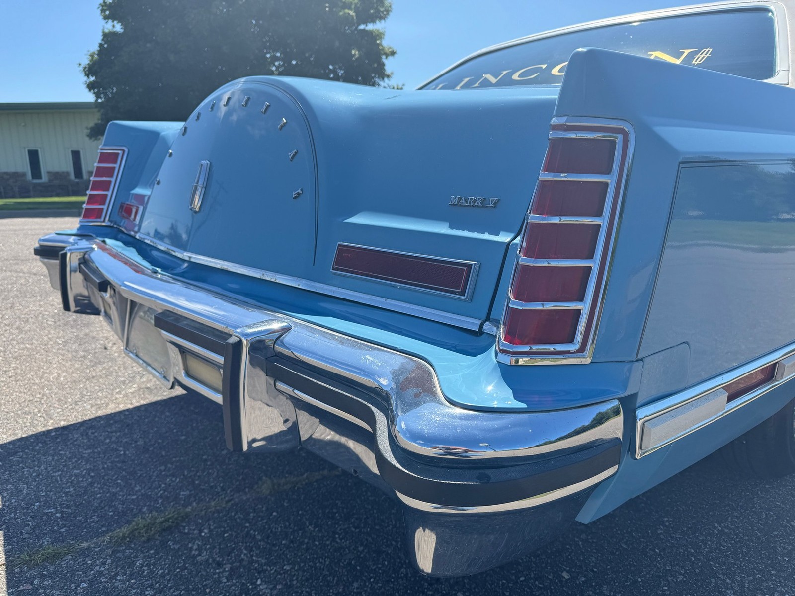 Lincoln-Continental-Mark-V-1979-Coupe-26