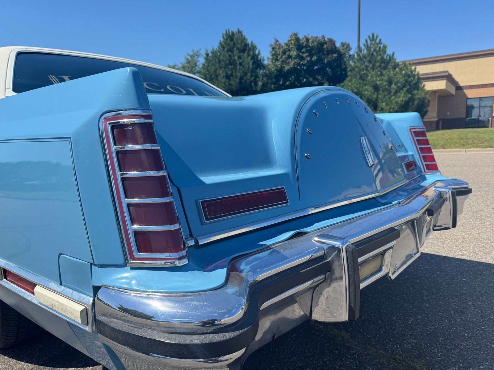 Lincoln-Continental-Mark-V-1979-Coupe-30