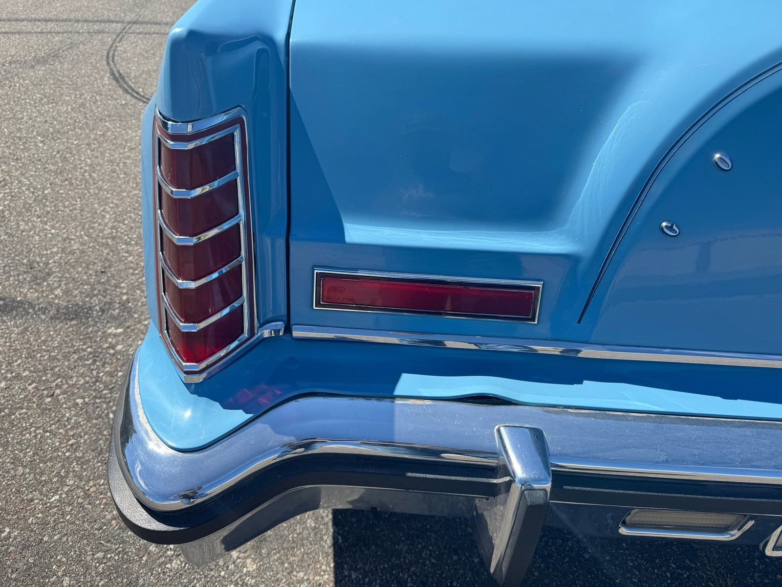 Lincoln-Continental-Mark-V-1979-Coupe-34