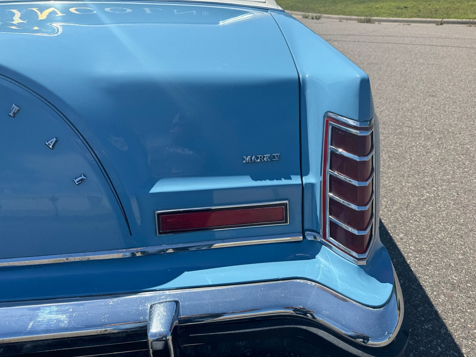 Lincoln-Continental-Mark-V-1979-Coupe-36