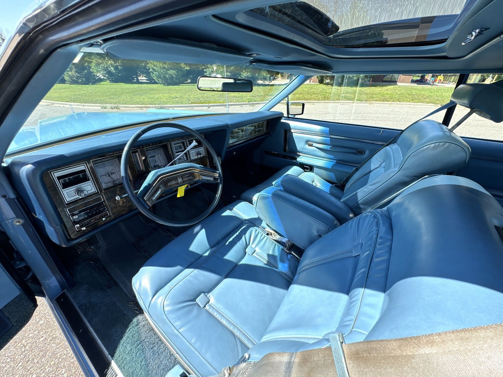 Lincoln-Continental-Mark-V-1979-Coupe-9