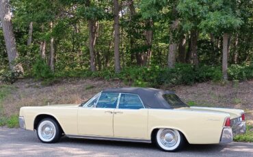 Lincoln-Continental-convertible-1961-Yellow-Black-1