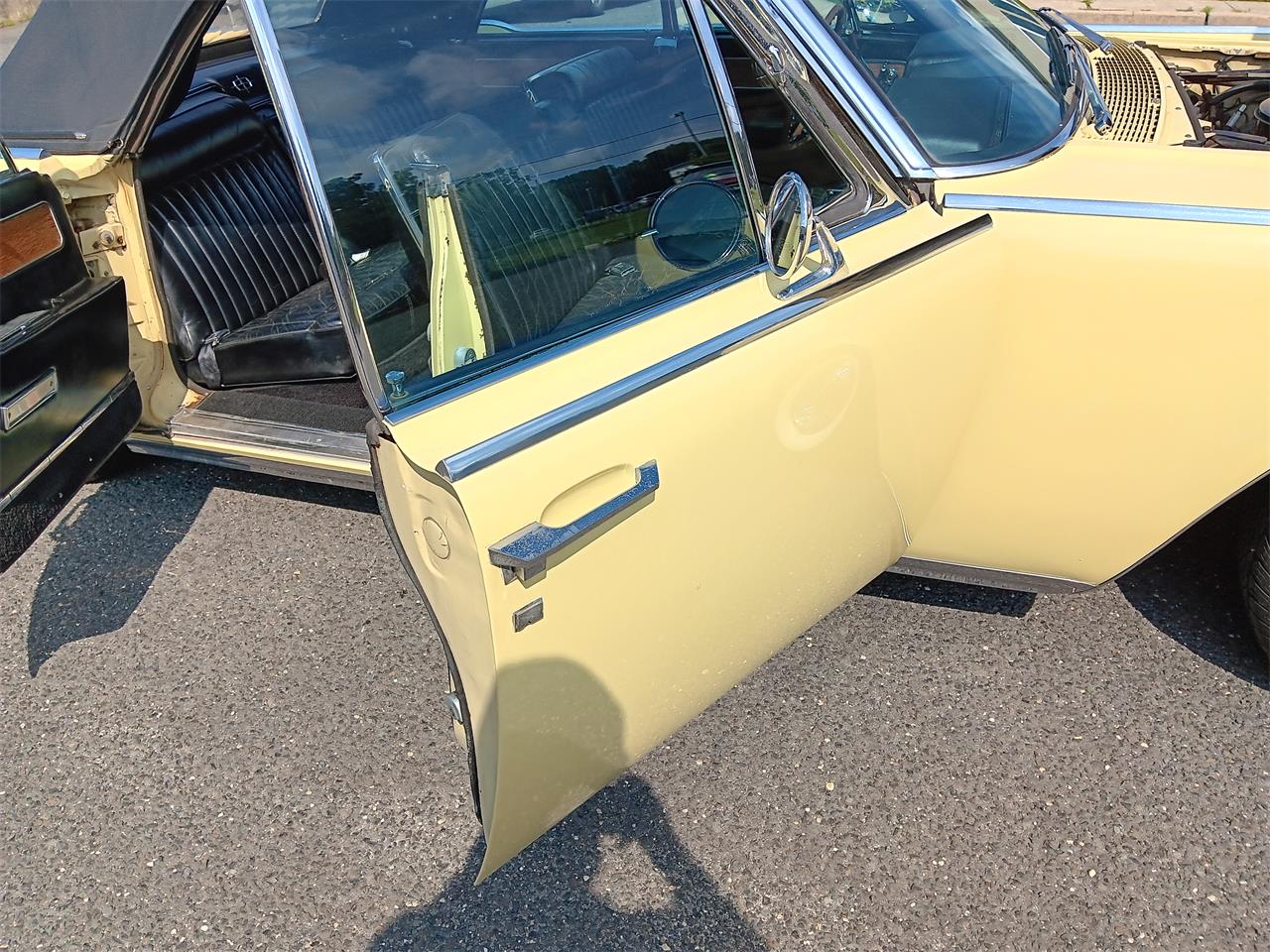 Lincoln-Continental-convertible-1961-Yellow-Black-11