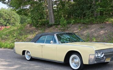 Lincoln-Continental-convertible-1961-Yellow-Black-7