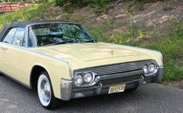 Lincoln-Continental-convertible-1961-Yellow-Black-8