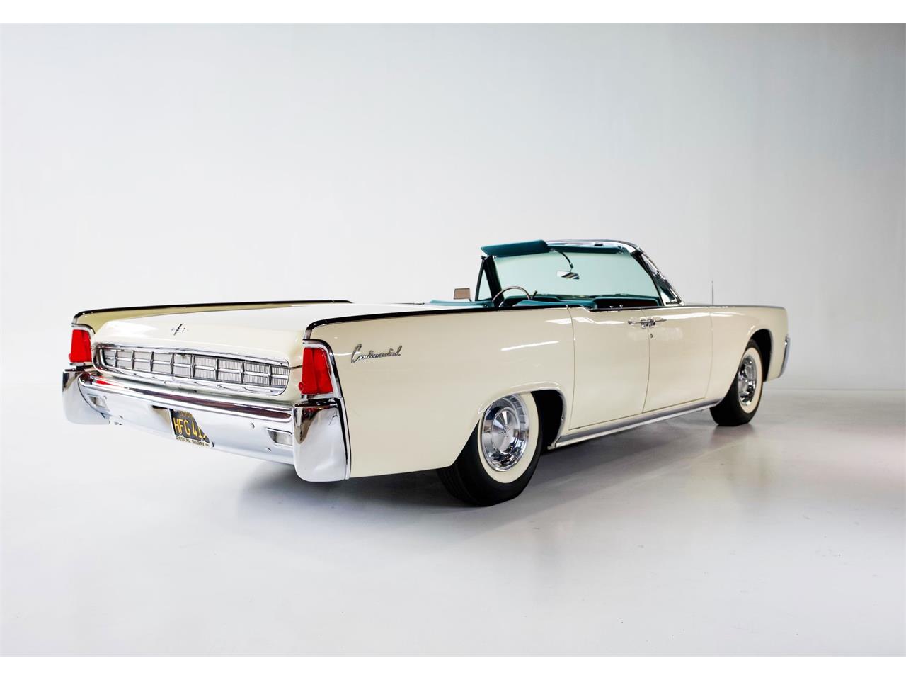 Lincoln-Continental-convertible-1963-White-Turquoise-3