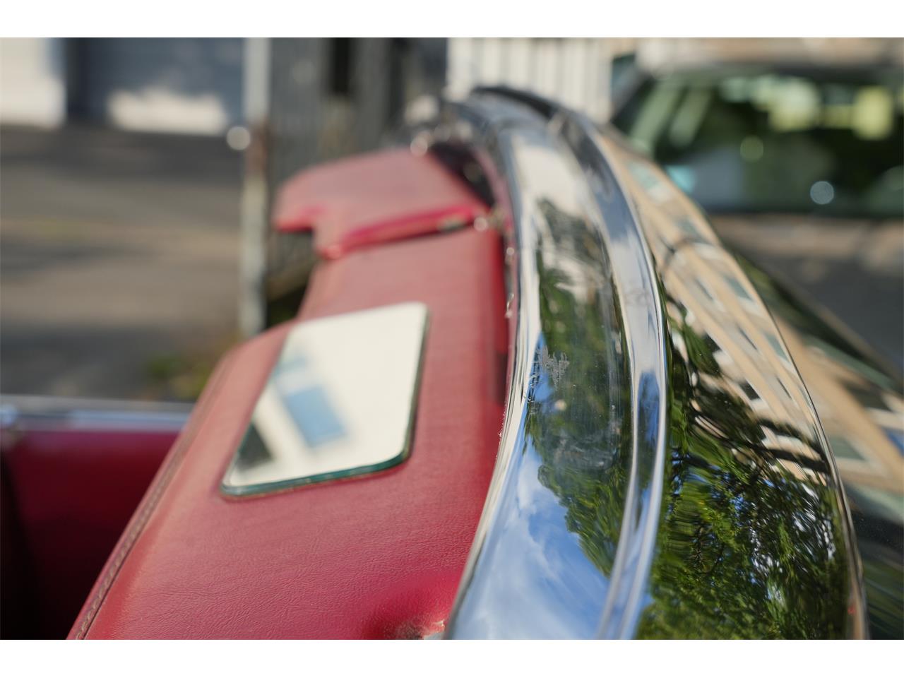 Lincoln-Continental-convertible-1966-BLACK-RED-13