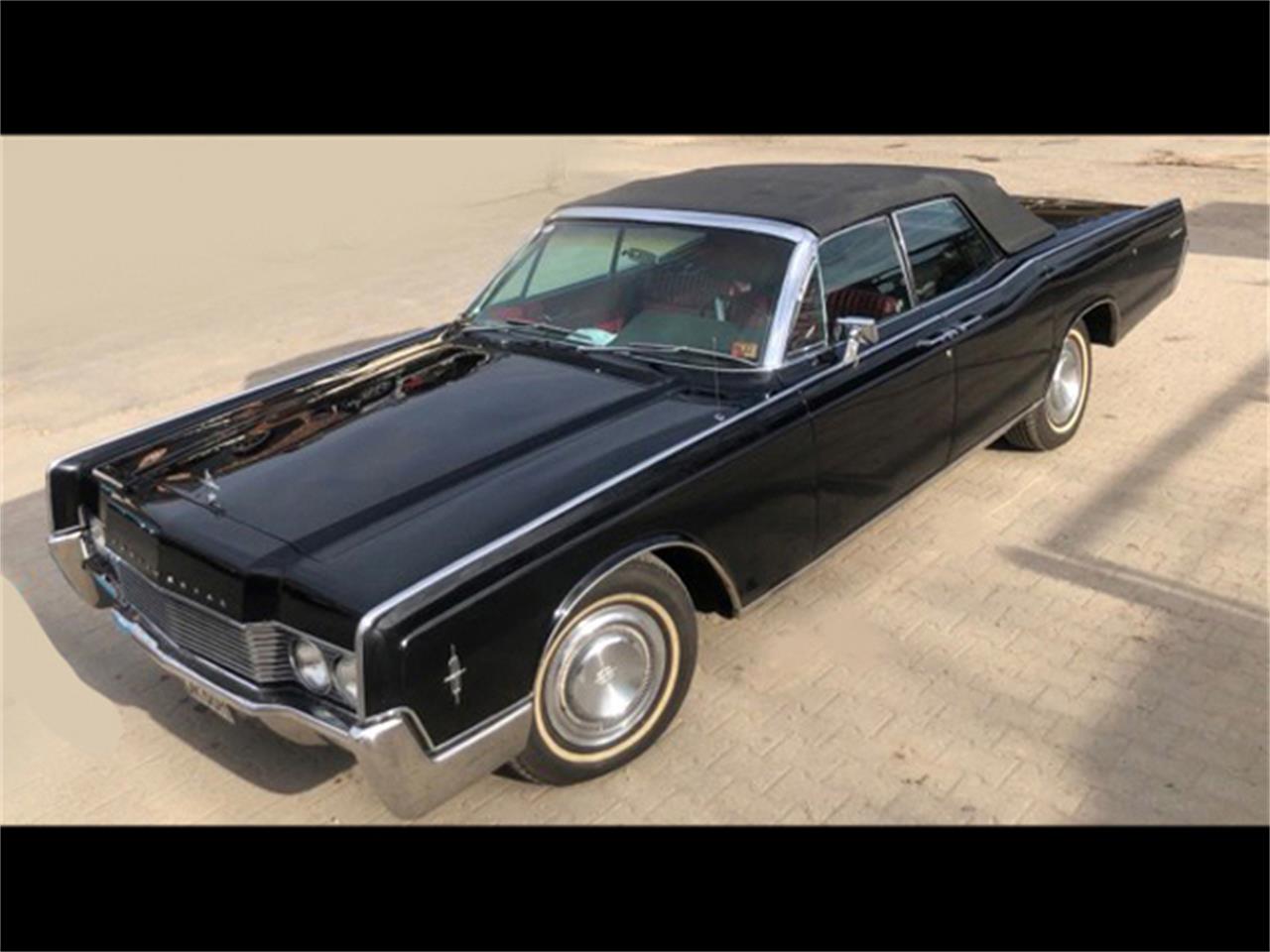 Lincoln-Continental-convertible-1966-BLACK-RED-32