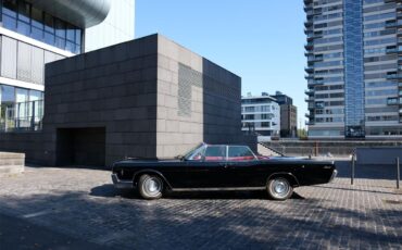 Lincoln-Continental-convertible-1966-BLACK-RED-33
