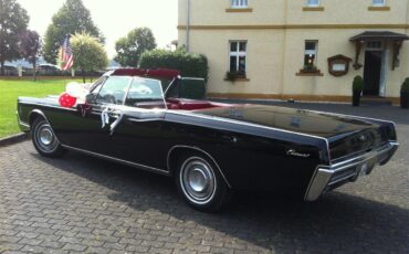 Lincoln-Continental-convertible-1966-BLACK-RED-37