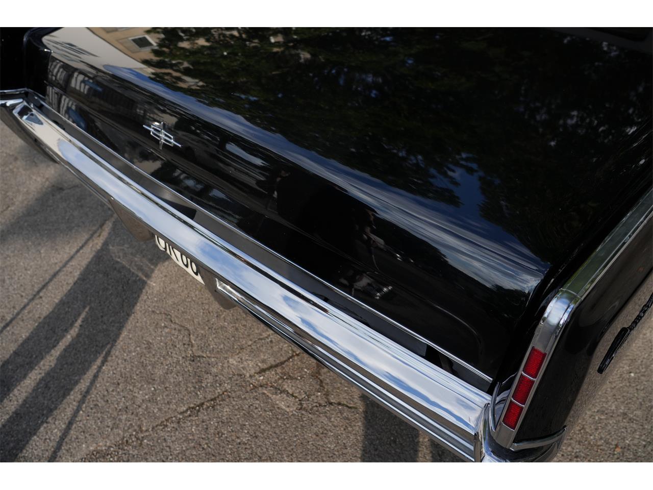 Lincoln-Continental-convertible-1966-BLACK-RED-48