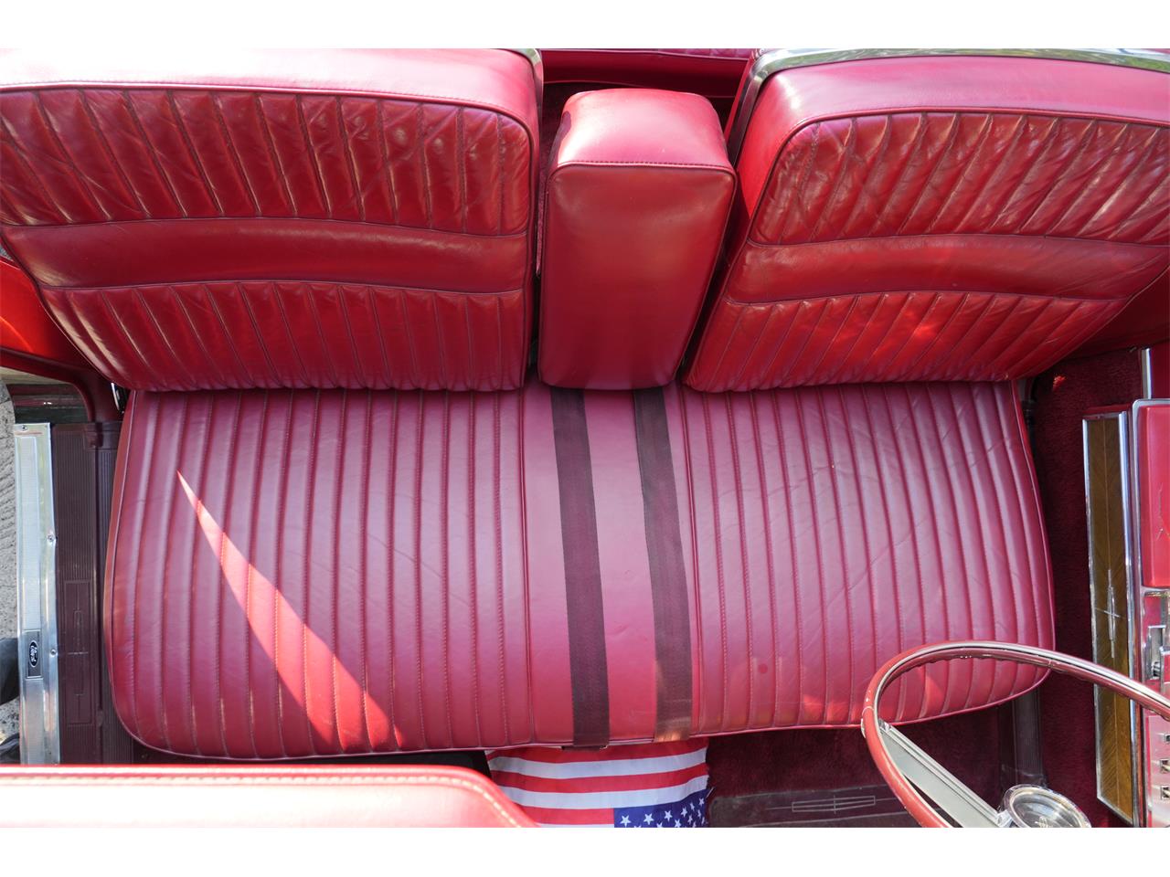 Lincoln-Continental-convertible-1966-BLACK-RED-60