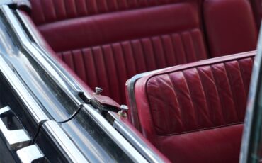 Lincoln-Continental-convertible-1966-BLACK-RED-65