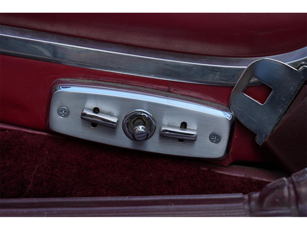 Lincoln-Continental-convertible-1966-BLACK-RED-66