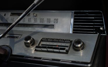 Lincoln-Continental-convertible-1966-BLACK-RED-8