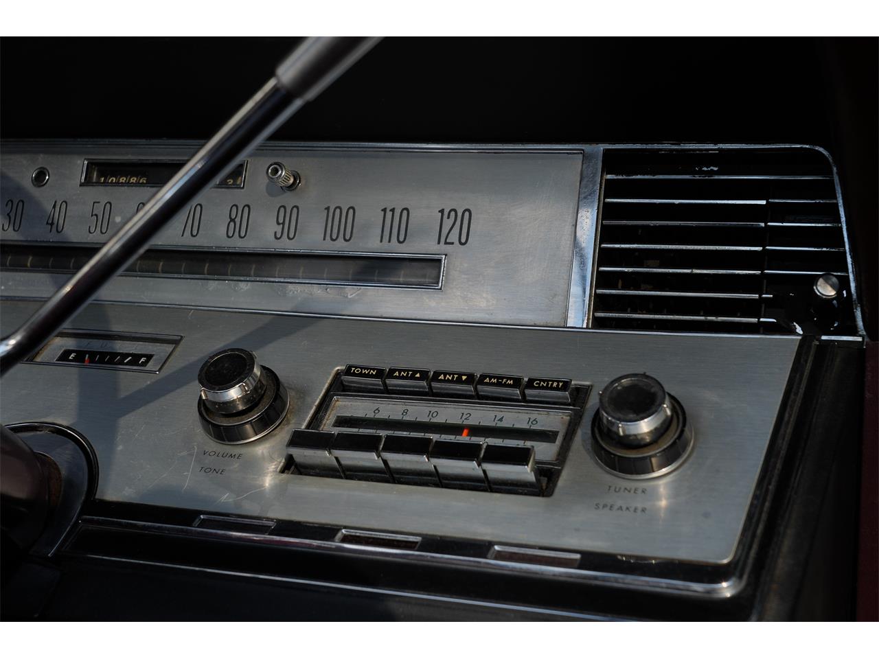 Lincoln-Continental-convertible-1966-BLACK-RED-8