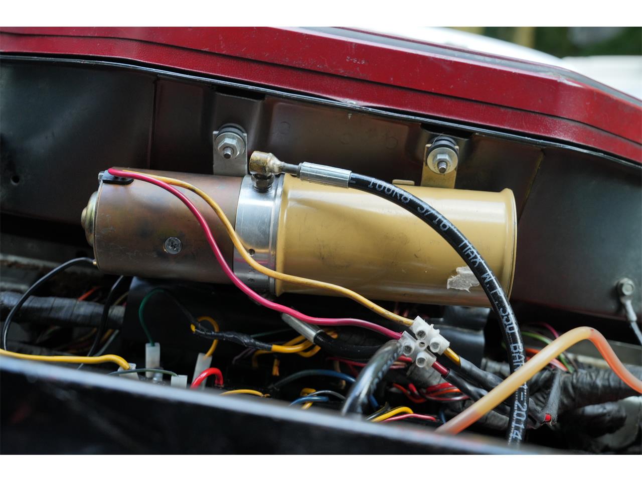 Lincoln-Continental-convertible-1966-BLACK-RED-85