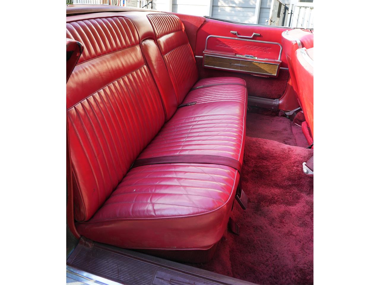 Lincoln-Continental-convertible-1966-BLACK-RED-9