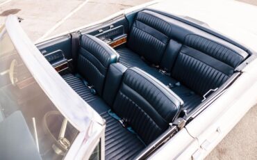 Lincoln-Continental-convertible-1966-CreamOff-White-Blue-12