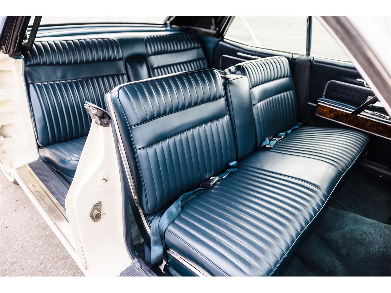 Lincoln-Continental-convertible-1966-CreamOff-White-Blue-14