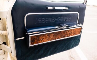 Lincoln-Continental-convertible-1966-CreamOff-White-Blue-15