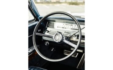 Lincoln-Continental-convertible-1966-CreamOff-White-Blue-16