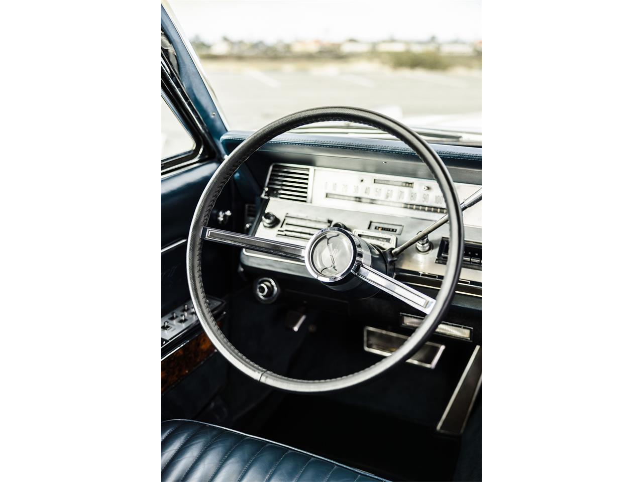 Lincoln-Continental-convertible-1966-CreamOff-White-Blue-16
