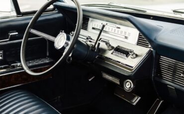 Lincoln-Continental-convertible-1966-CreamOff-White-Blue-17