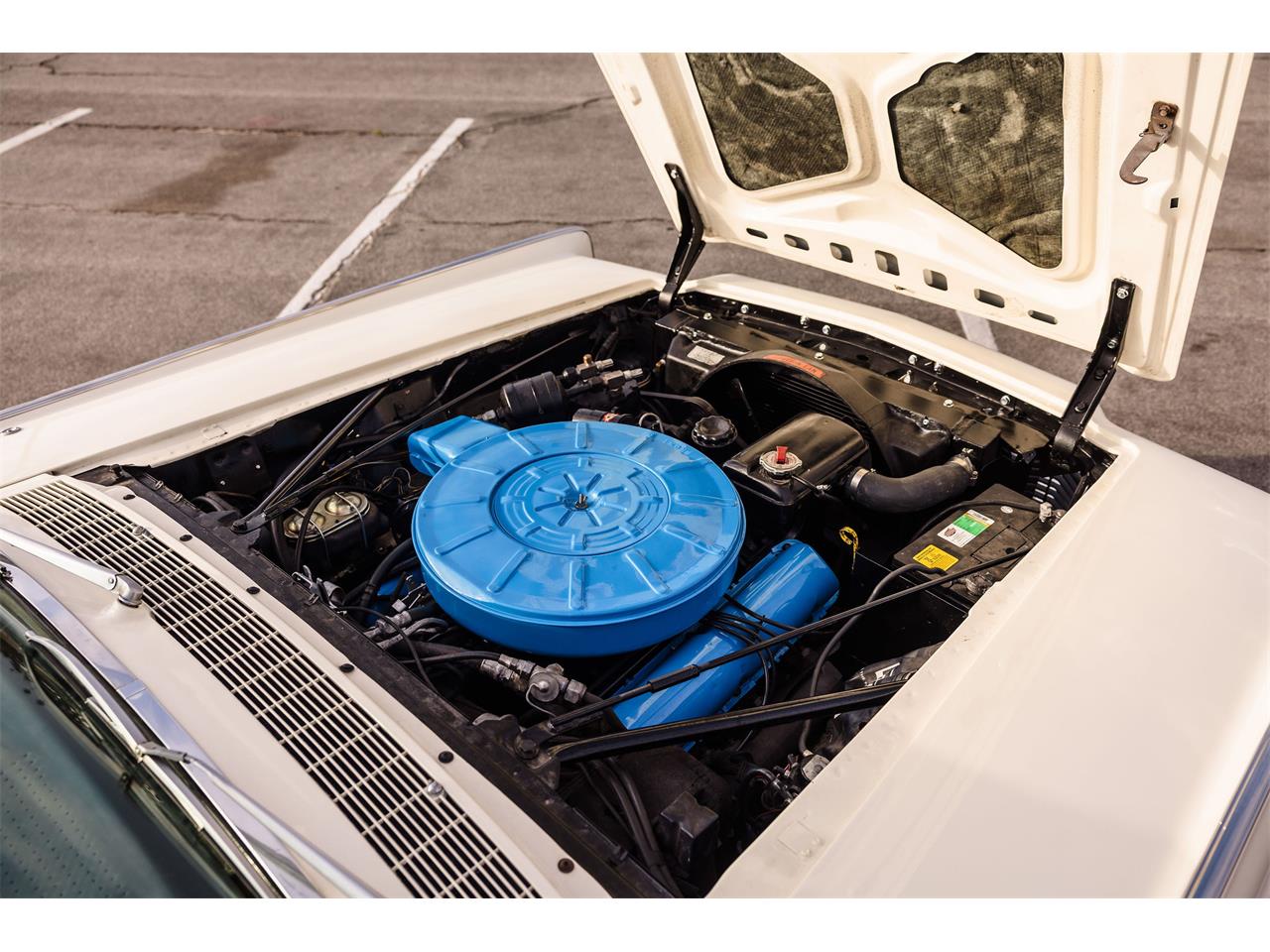 Lincoln-Continental-convertible-1966-CreamOff-White-Blue-20