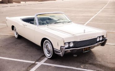 Lincoln-Continental-convertible-1966-CreamOff-White-Blue