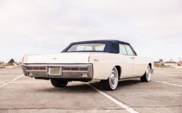 Lincoln-Continental-convertible-1966-CreamOff-White-Blue-5