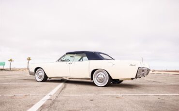 Lincoln-Continental-convertible-1966-CreamOff-White-Blue-6
