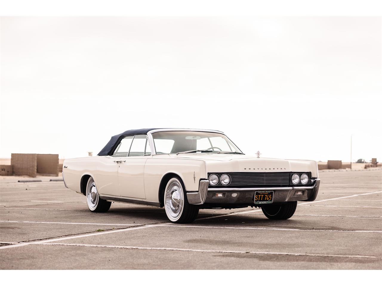 Lincoln-Continental-convertible-1966-CreamOff-White-Blue-7