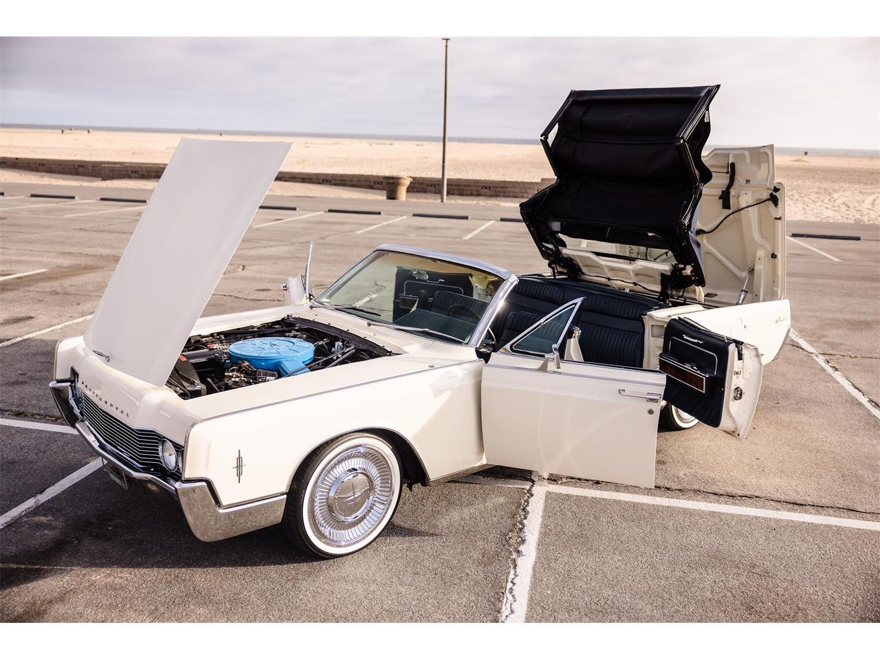 Lincoln-Continental-convertible-1966-CreamOff-White-Blue-9