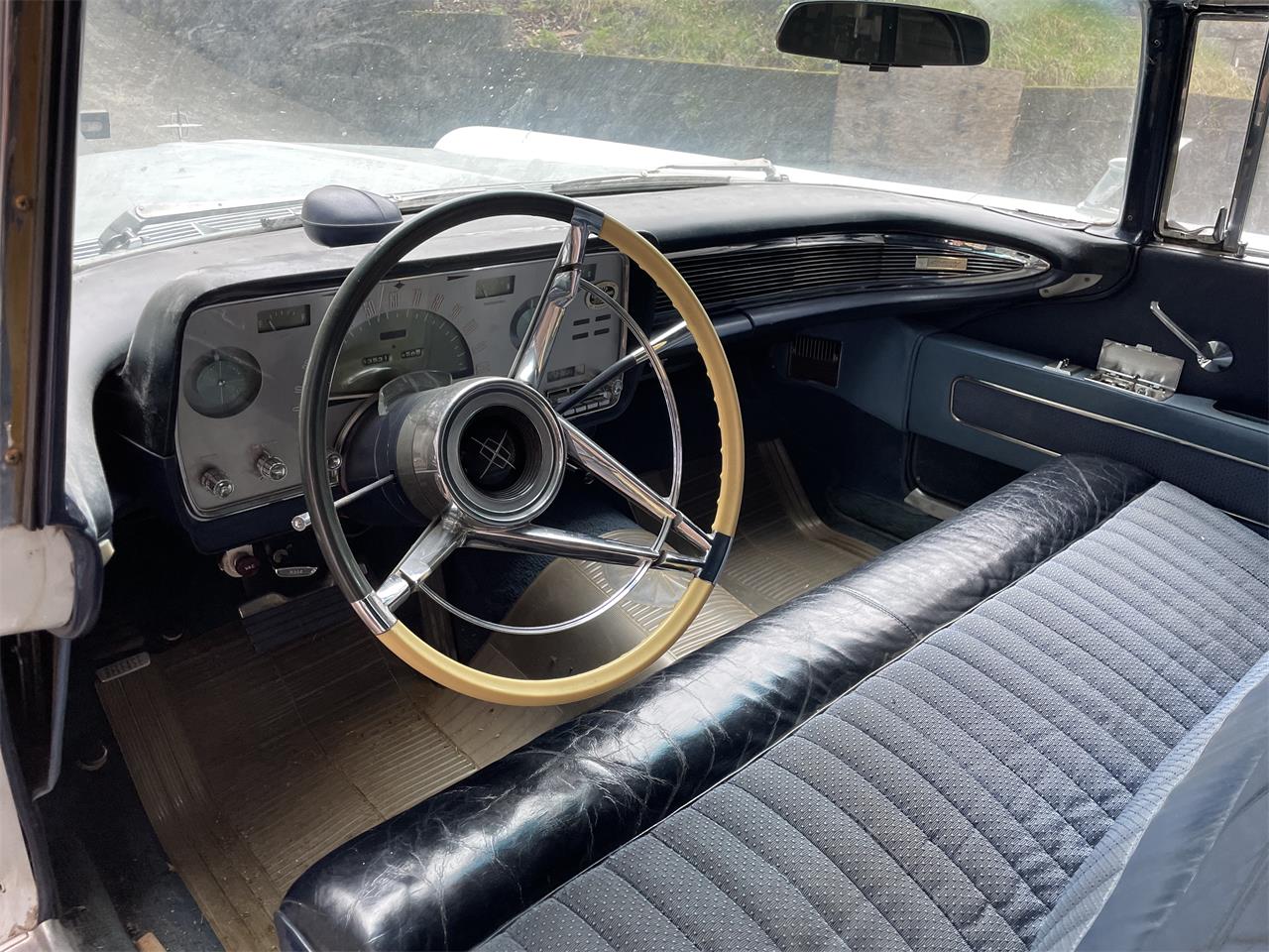 Lincoln-Continental-mark-iii-1958-White-Blue-11