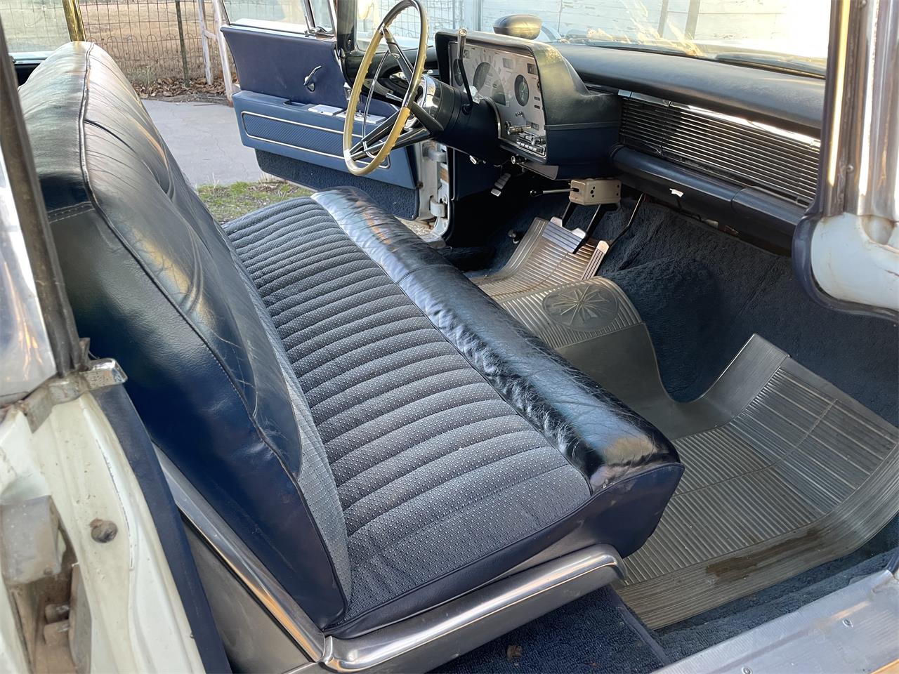 Lincoln-Continental-mark-iii-1958-White-Blue-13