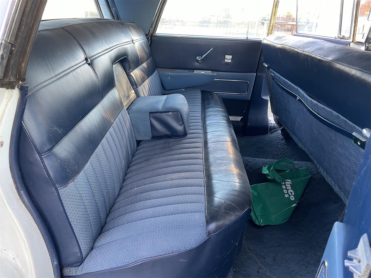 Lincoln-Continental-mark-iii-1958-White-Blue-15
