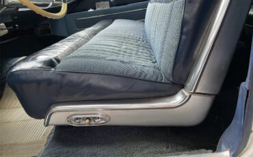 Lincoln-Continental-mark-iii-1958-White-Blue-24