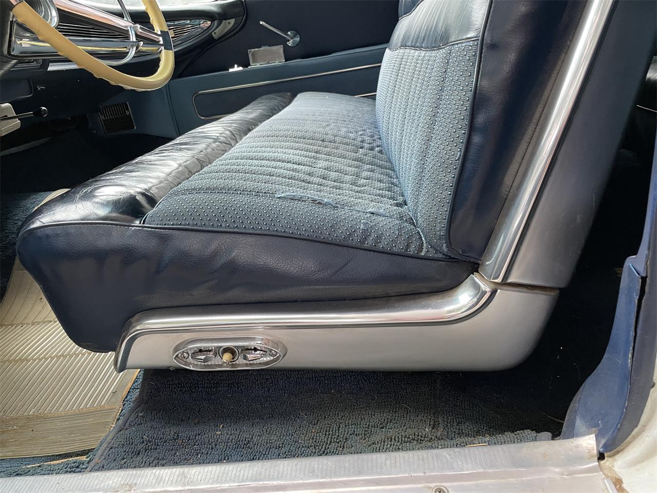 Lincoln-Continental-mark-iii-1958-White-Blue-24