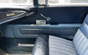 Lincoln-Continental-mark-iii-1958-White-Blue-31