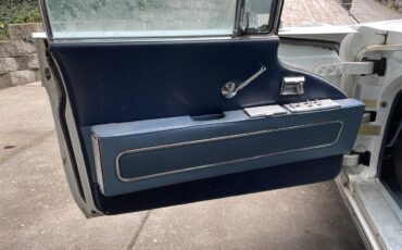 Lincoln-Continental-mark-iii-1958-White-Blue-38