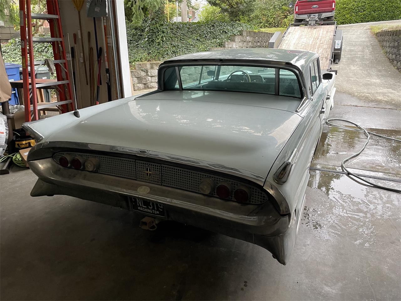 Lincoln-Continental-mark-iii-1958-White-Blue-4