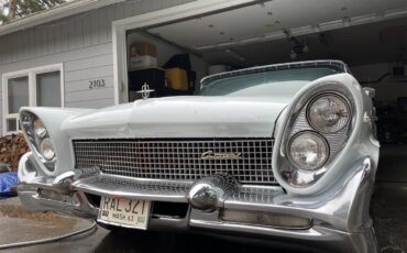 Lincoln-Continental-mark-iii-1958-White-Blue-7