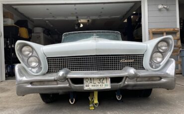 Lincoln-Continental-mark-iii-1958-White-Blue-9