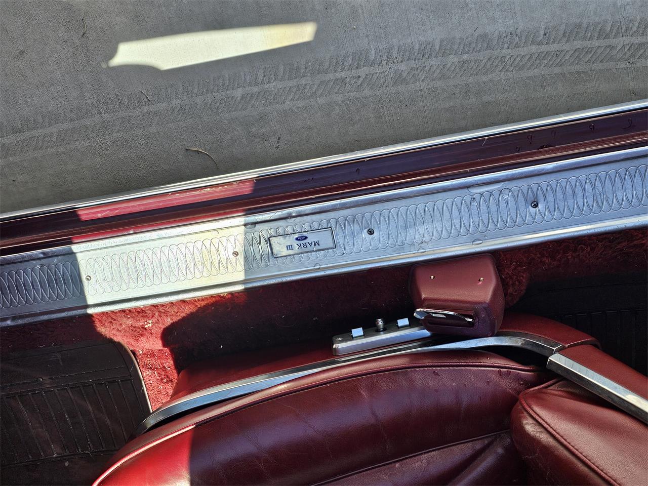Lincoln-Continental-mark-iii-1969-Maroon-Maroon-14