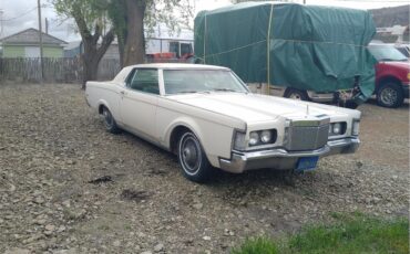 Lincoln-Continental-mark-iii-1969-White-Blue