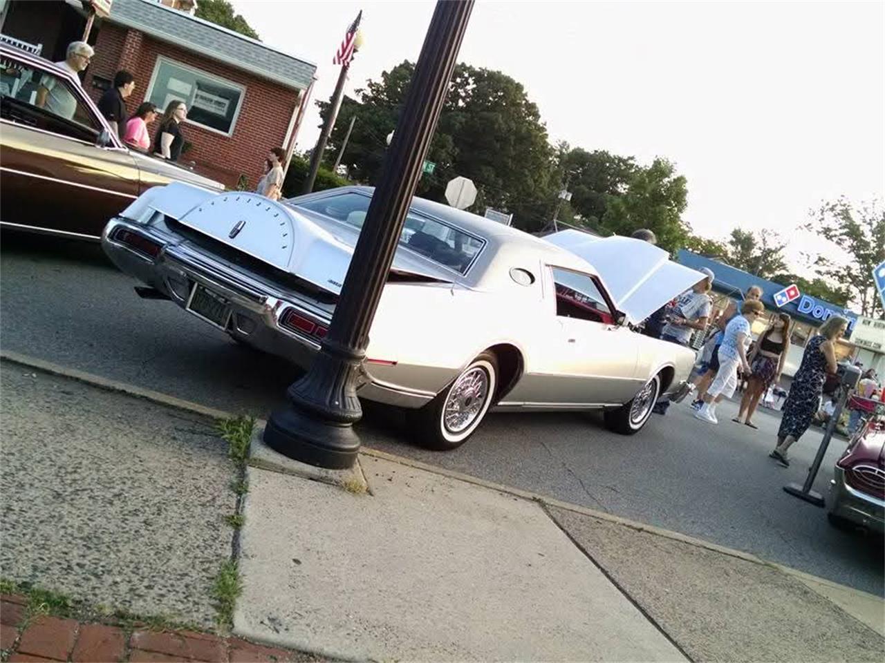 Lincoln-Continental-mark-iv-1973-Silver-Moon-Dust-RedMaroon-1